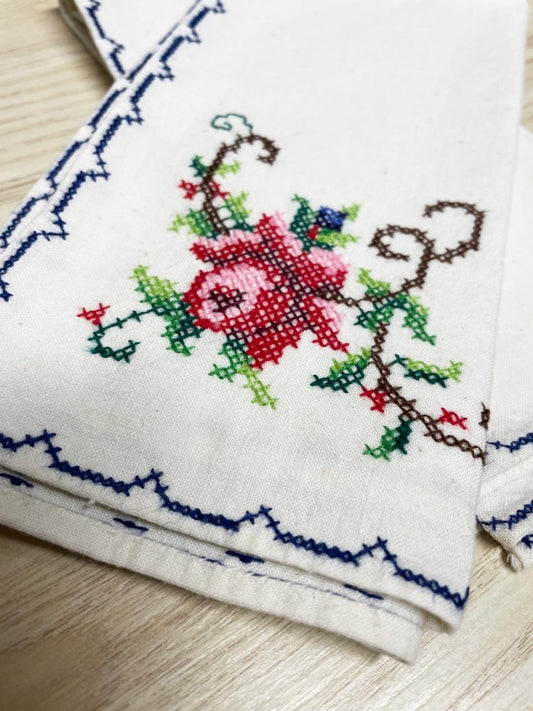 x2 vintage cross stitch flower napkins - good market thrift store