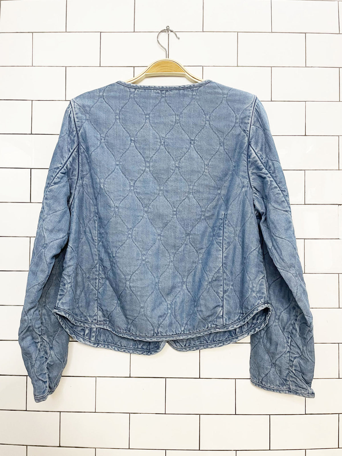 vineyeard vines wave quilted denim full button light jacket