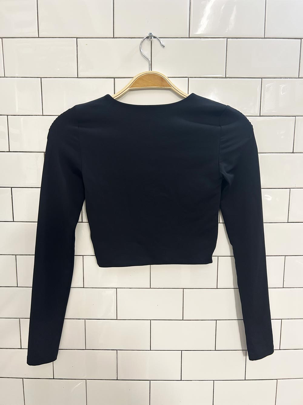 babaton contour crew long sleeve top - good market thrift store