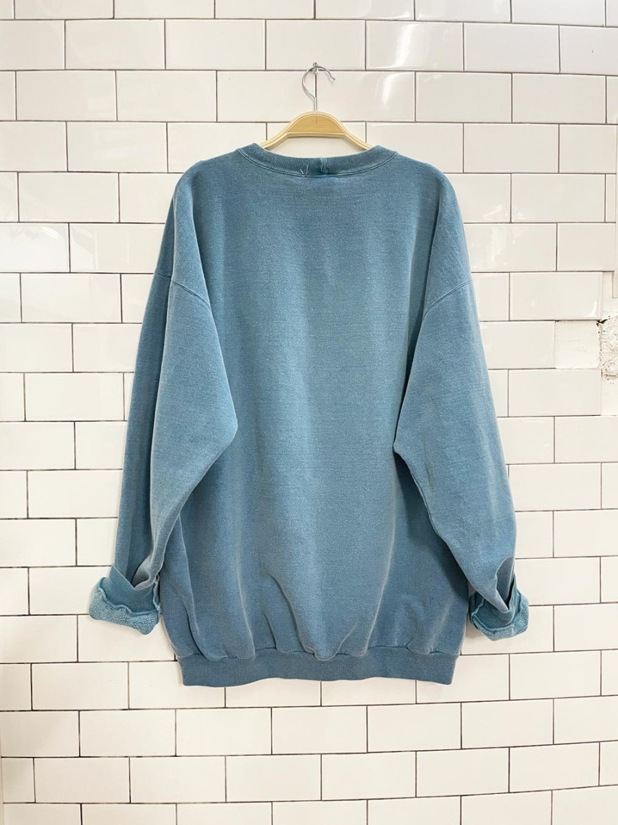 vintage banff embroidered faded cottage crew - good market thrift store