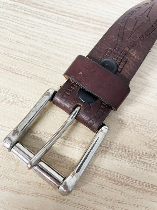 vintage tooled leather belt | made in Canada - good market thrift store
