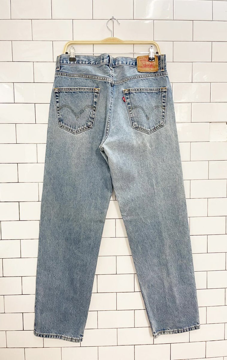 vintage 00s levi's relaxed baggy fit jeans - good market thrift store