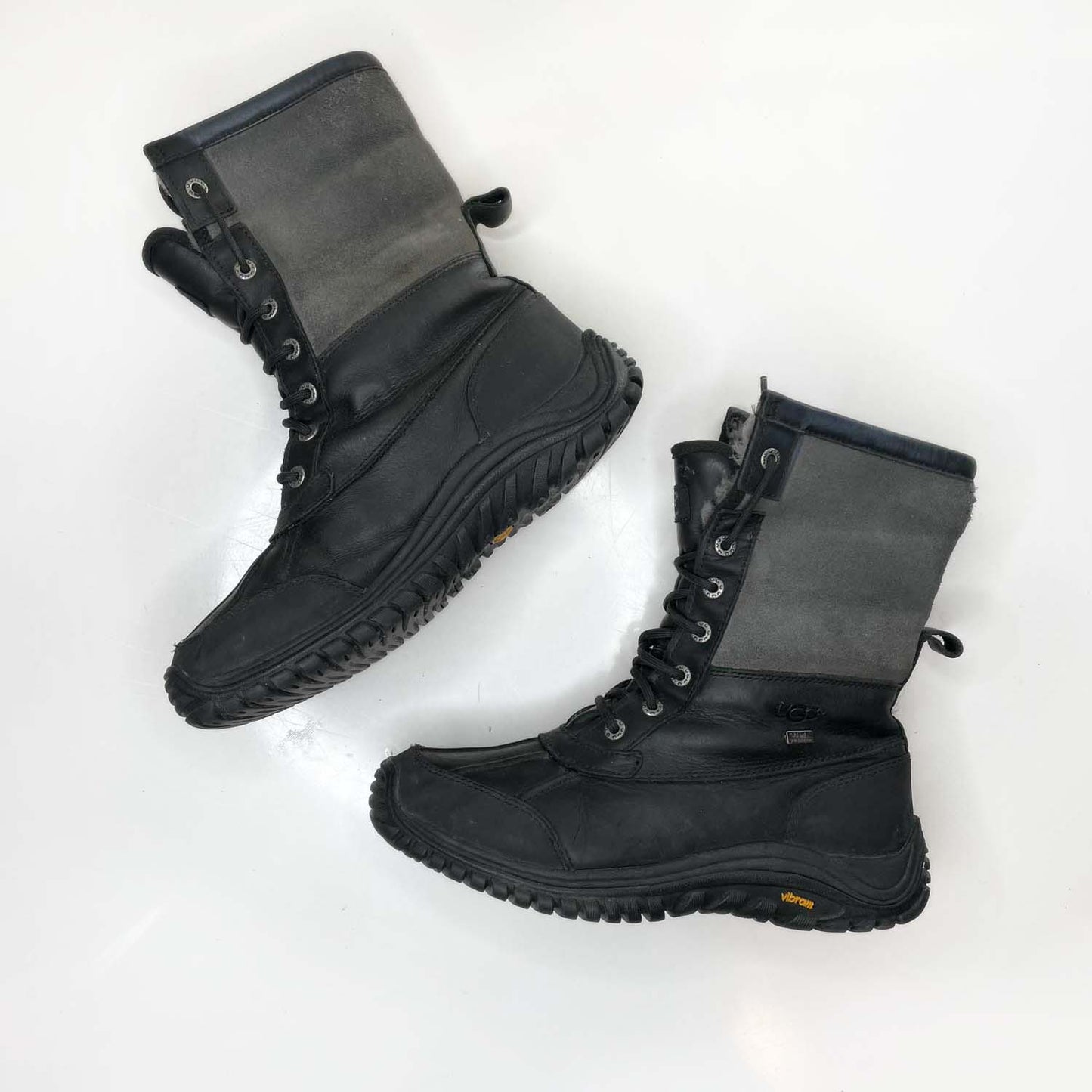 ugg adiondack II black grey sheepskin winter boots - size 10