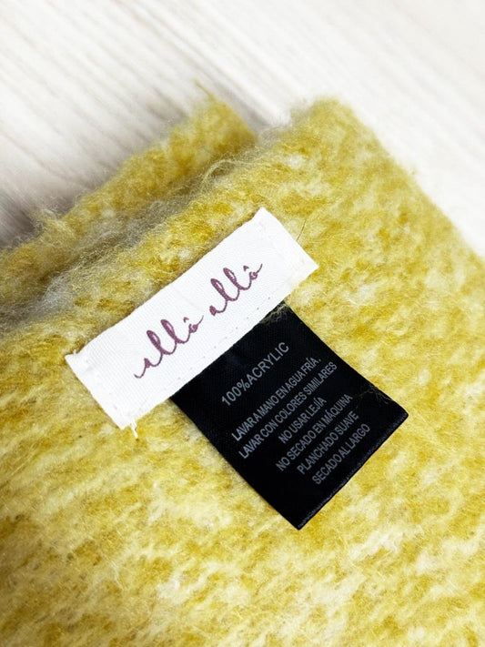 allo allo fuzzy two - tone fringe scarf - good market thrift store