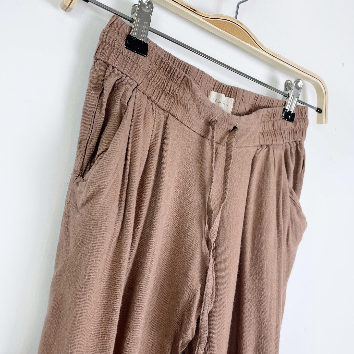 aritzia azure skies los feliz joggers - size xxs