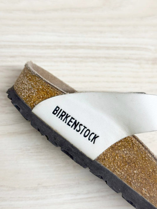 birkenstocks gizeh leather sandals | made in Germany - good market thrift store