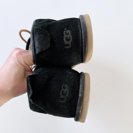 ugg maksim shearling chukka short boot