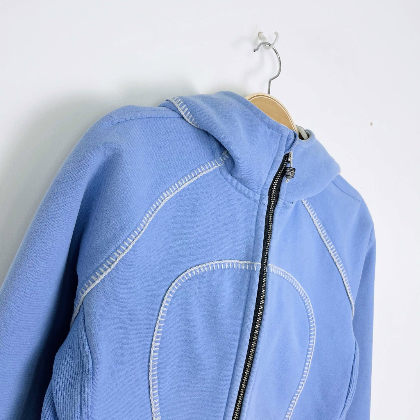 lululemon special edition blanket stitch scuba hoodie - size 6