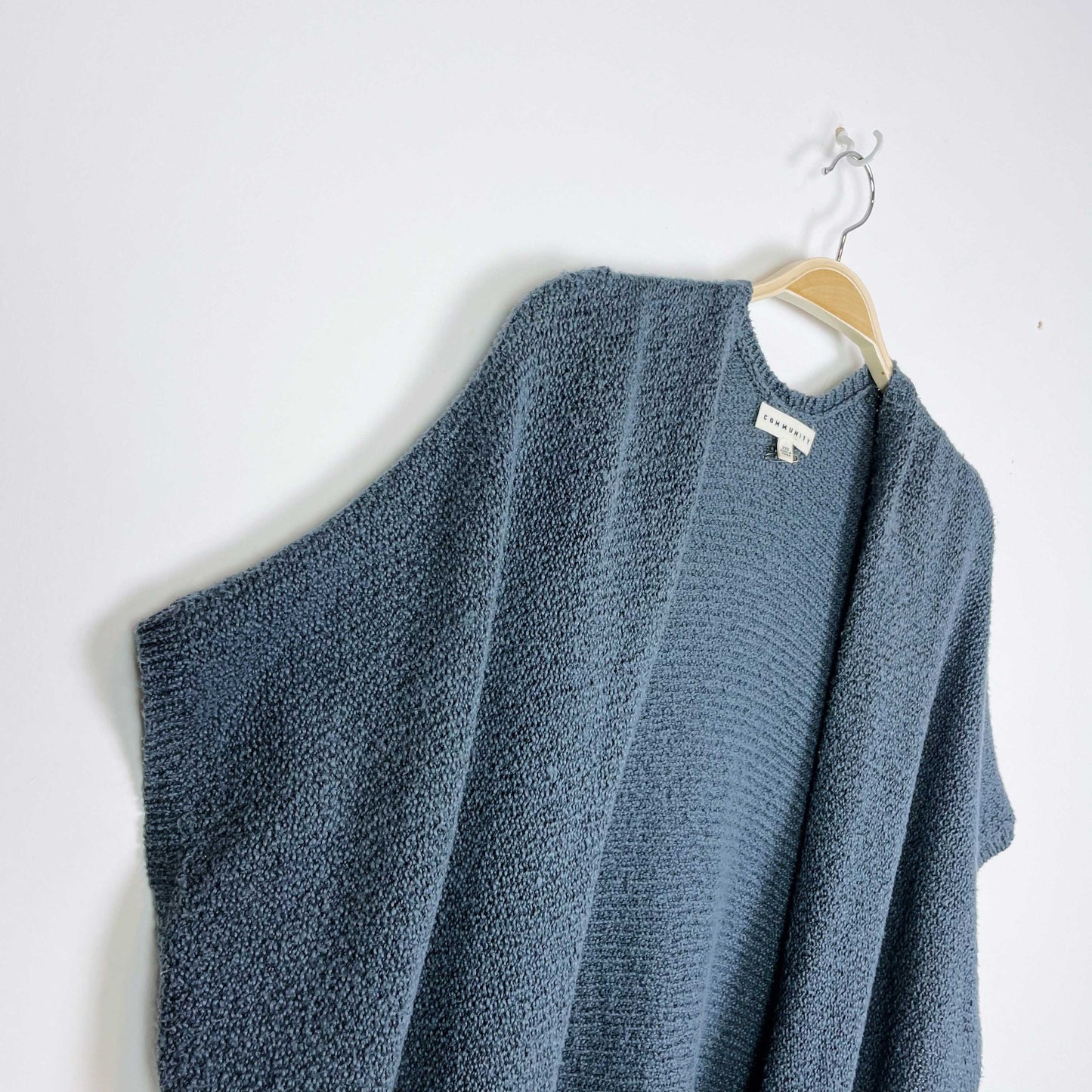 aritzia community iconic knit cape - size xxs