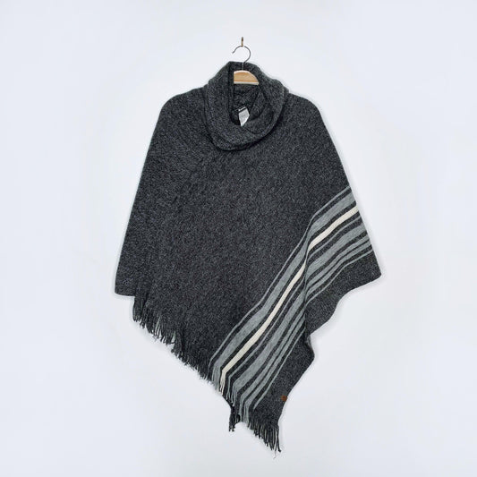 roots 2018 grey blanket stripe knit poncho