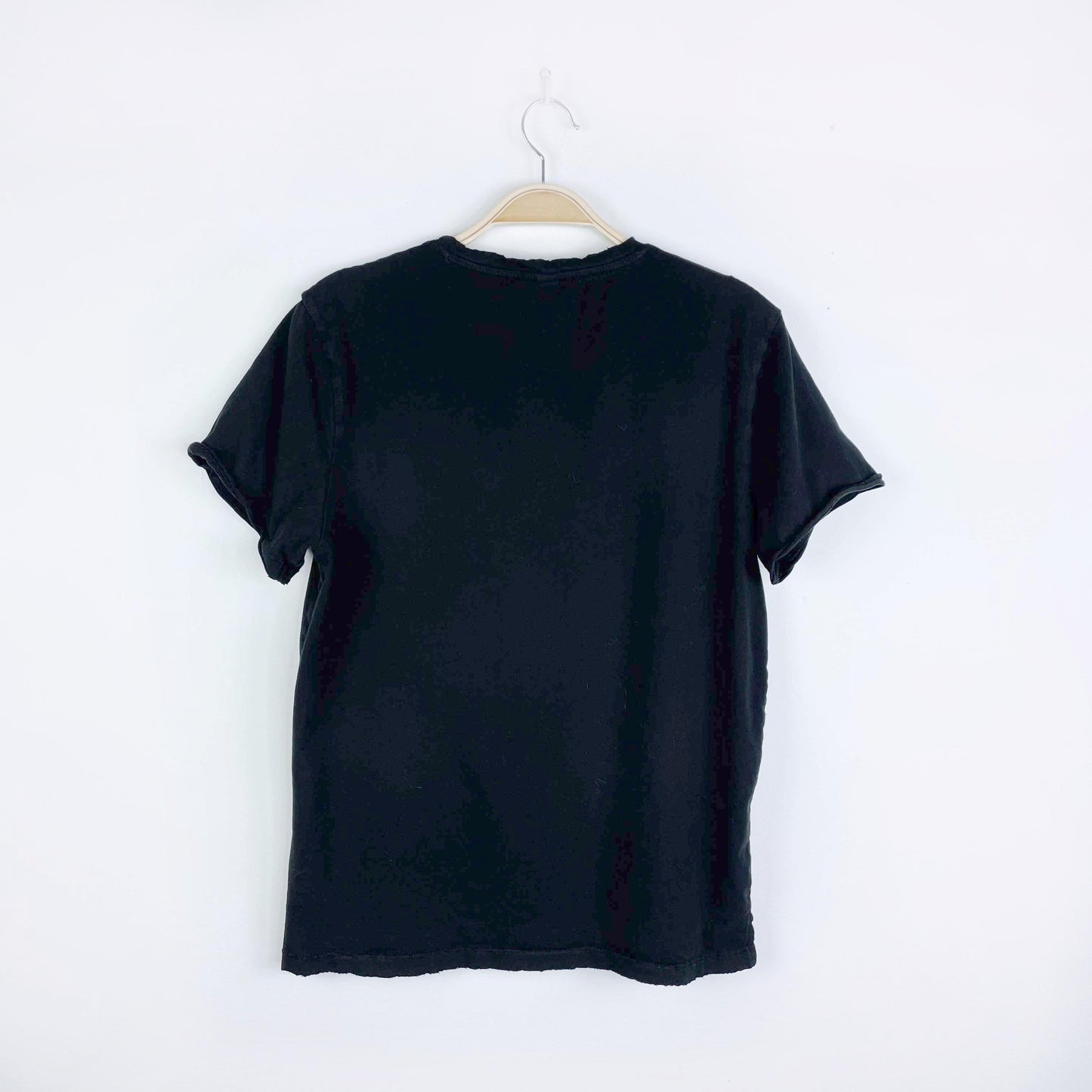 2021 def leppard neon logo tee