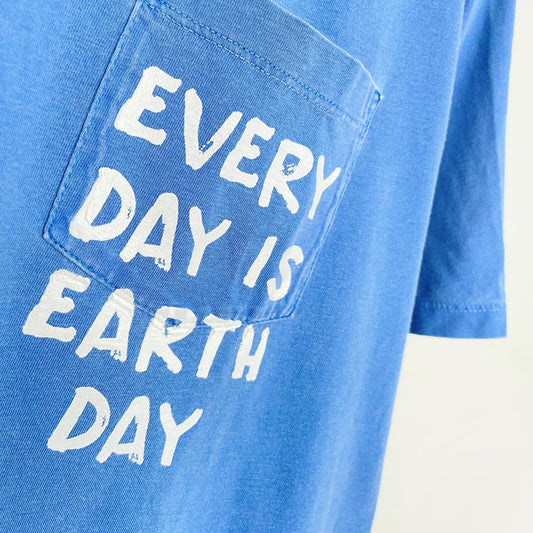 gap x earth activist pocket tee