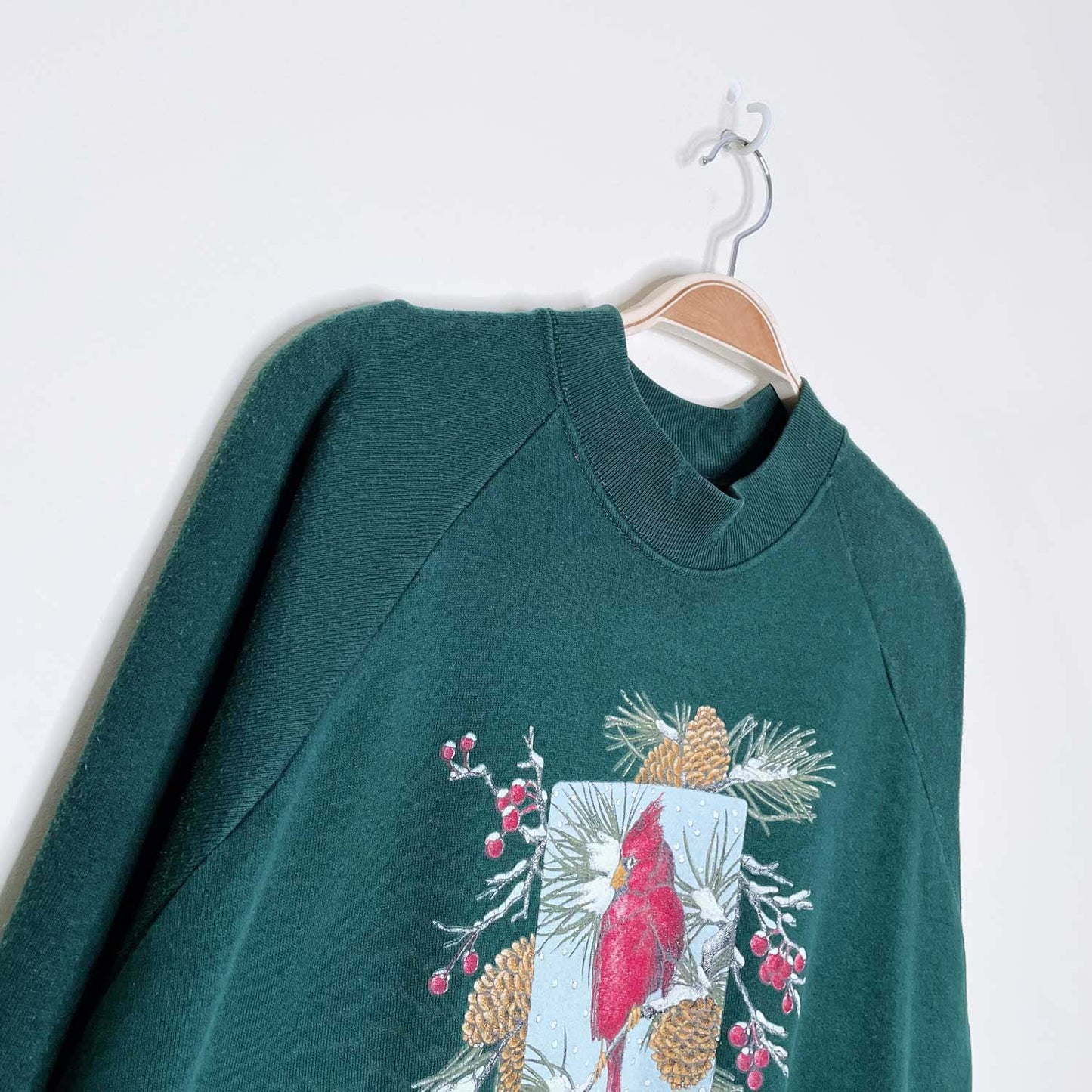 vintage snowy cardinal holiday sweatshirt - size large