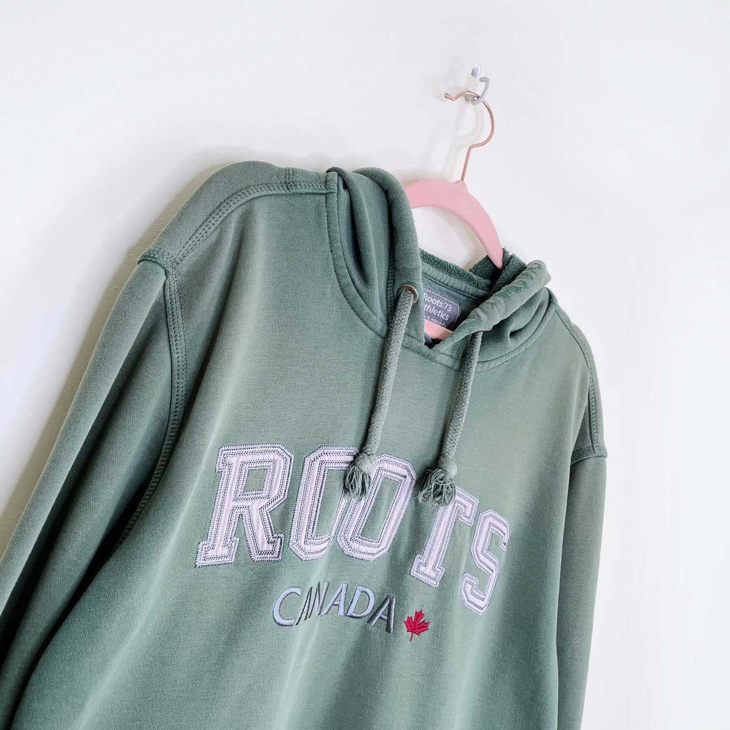 vintage roots green hooded sweatshirt - size large