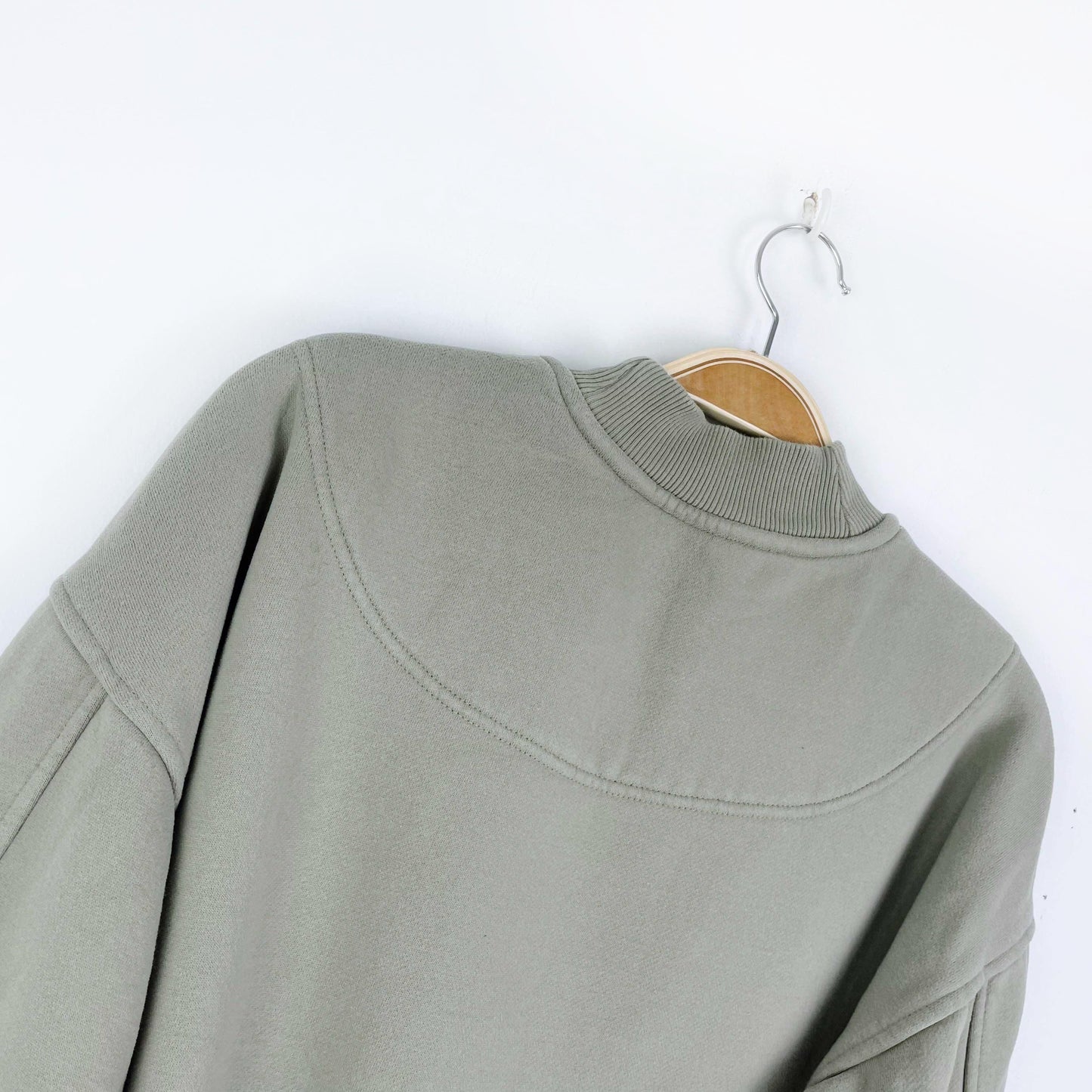 roots 2021 cloud mockneck crew