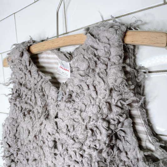 hanna andersson shaggy vest - size 5