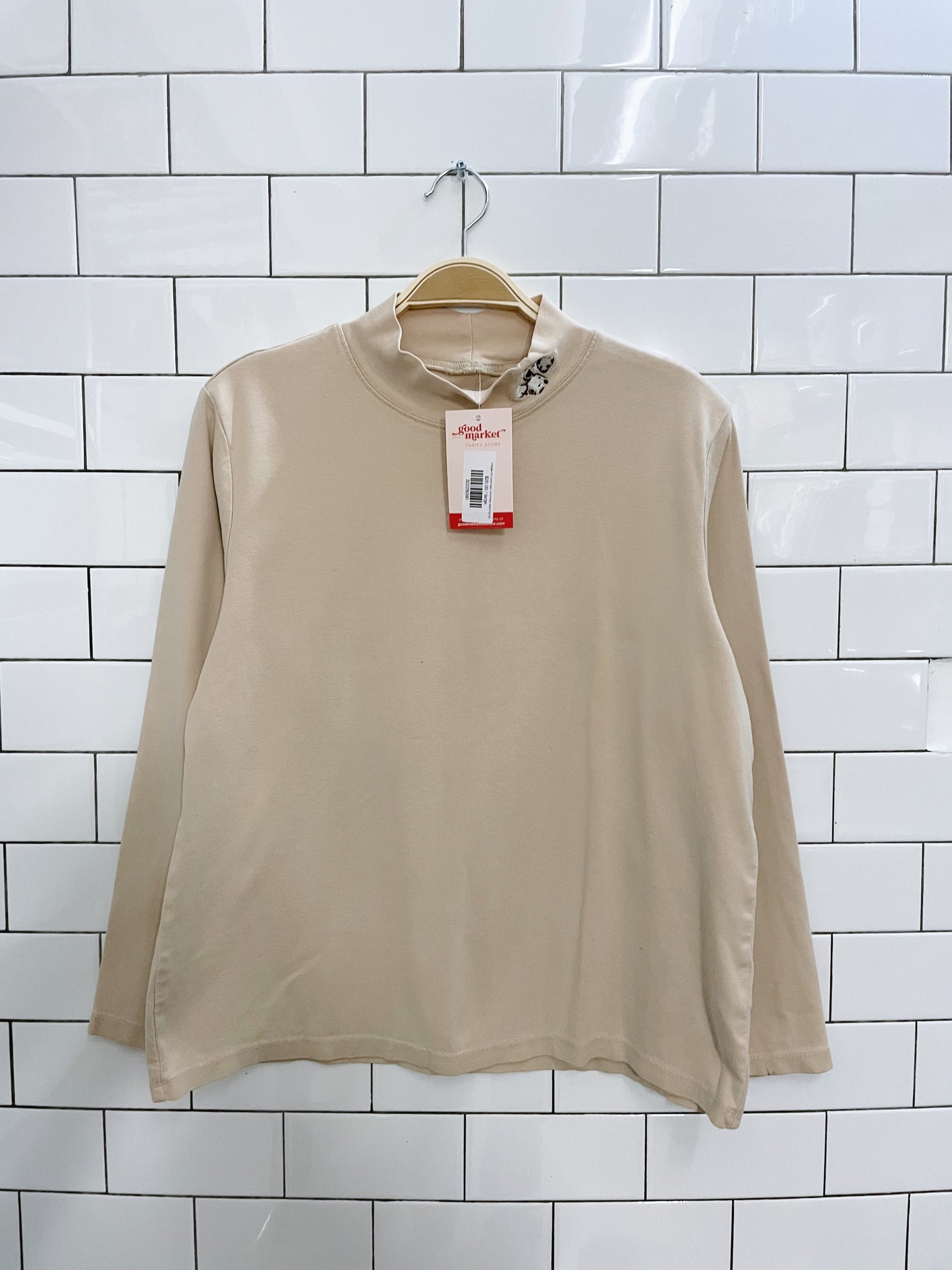 vintage NR polar bear mockneck layering top