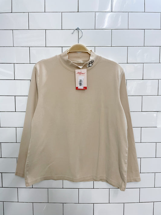 vintage NR polar bear mockneck layering top