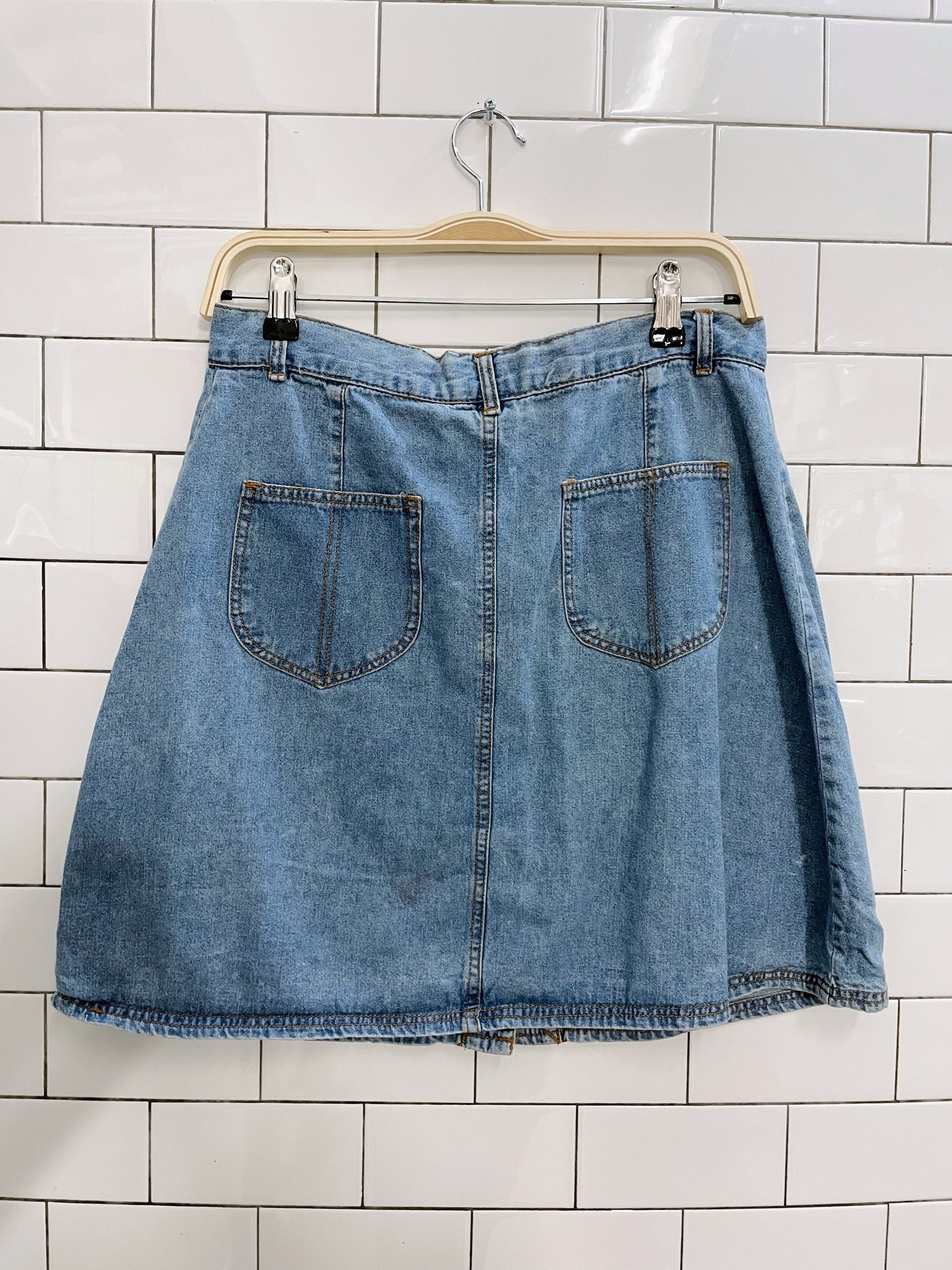 vintage 00s basic concepts button denim mini