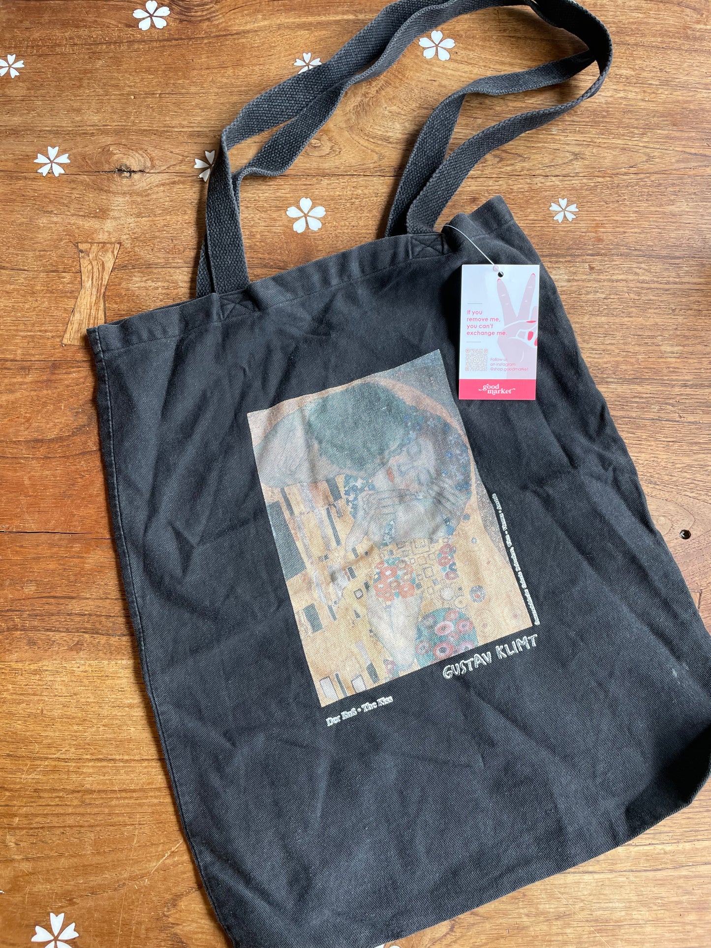 the kiss by klimt tote bag