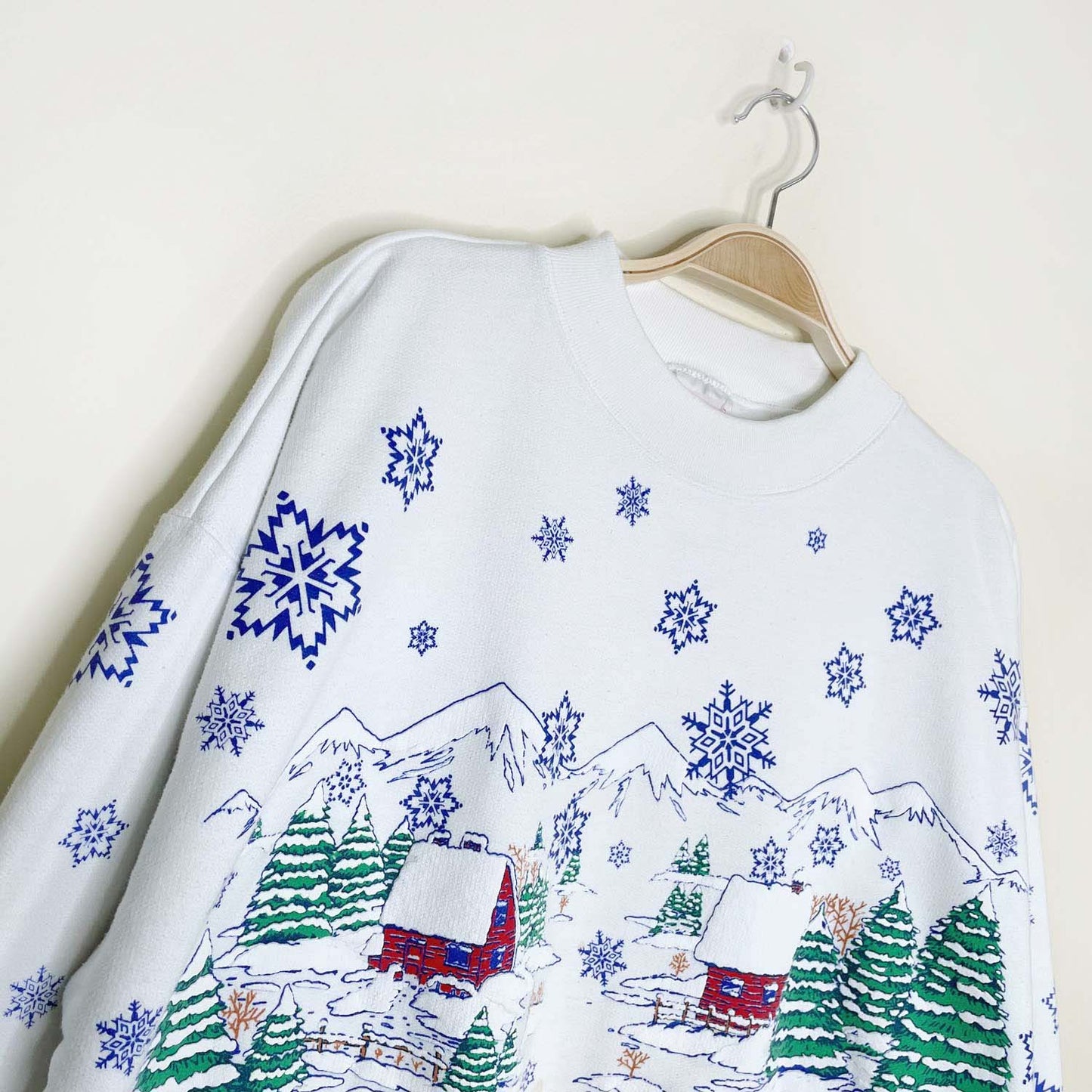 vintage lady footlocker reindeer cottage puff graphic crew - size large