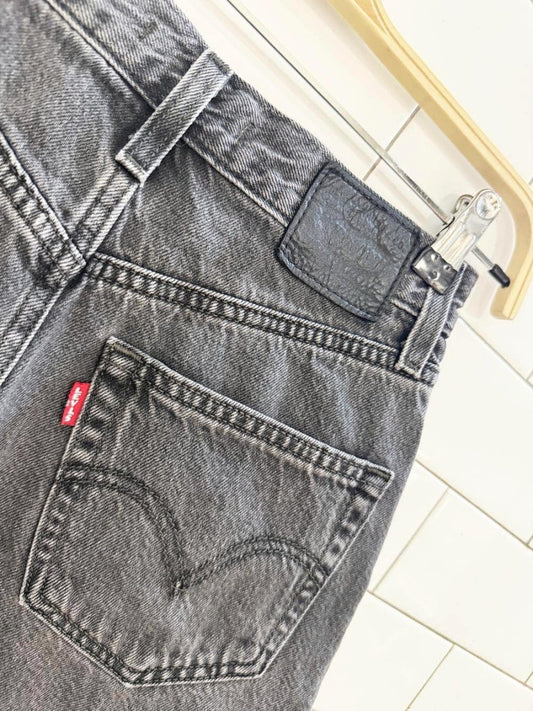 levi's high loose fit denim shorts - good market thrift store