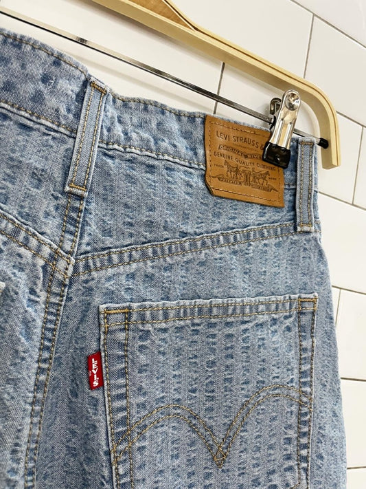 levi's high loose textured denim shorts - good market thrift store