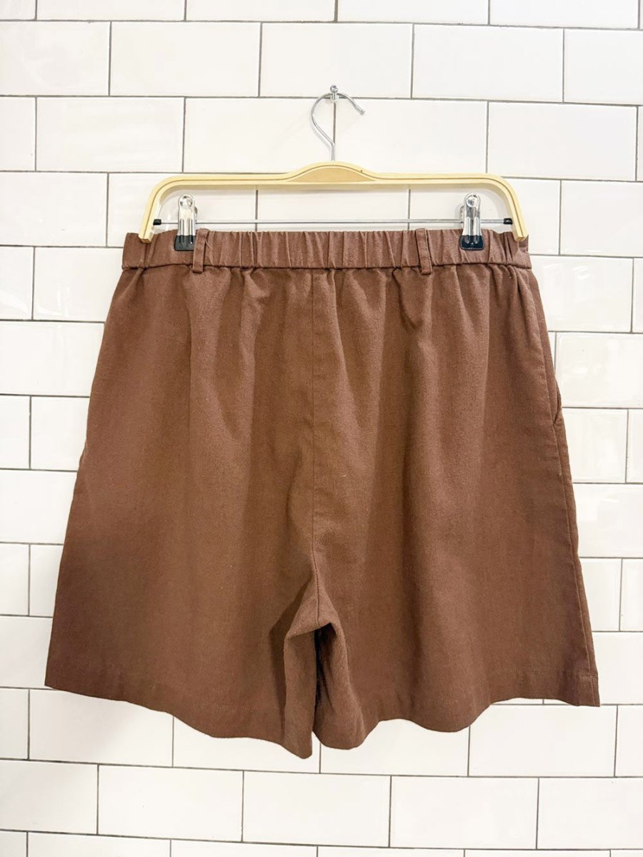 linen by hannah linen - blend pleated trouser shorts | made in Canada - good market thrift store