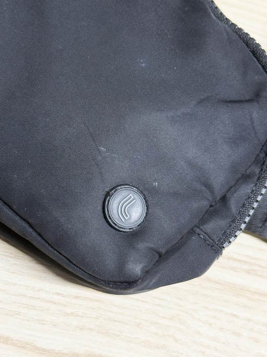 lolë nylon multi pocket crossbody belt bag - good market thrift store