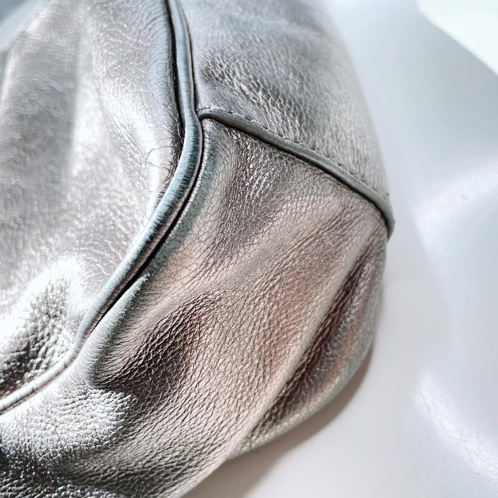 marc by marc jacobs gunmetal leather shoulder bag