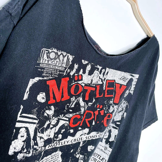 UO motley crue 1991 shout at the devil tee