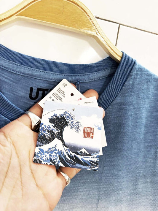 nwt hokusai blue x uniqlo all over print art tee - good market thrift store