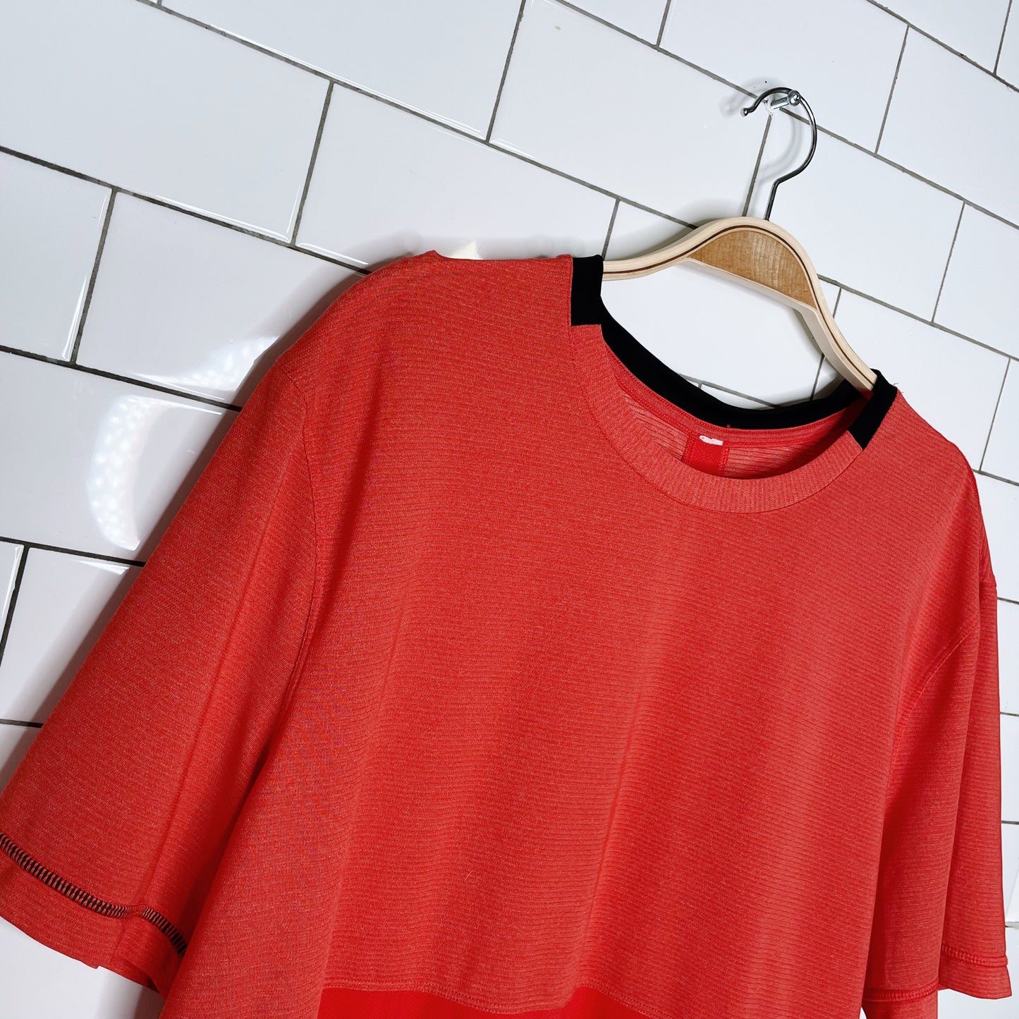 lululemon 2013 precise tee mesh - size large