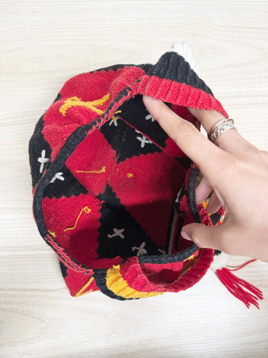 papua new guinea bilum knit shoulder bag - good market thrift store
