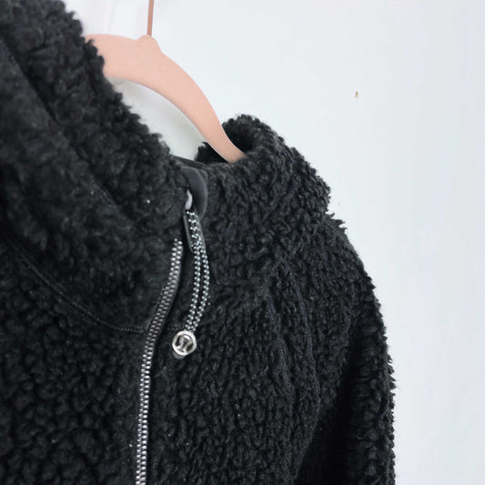 lululemon 2020 scuba oversized wool-blend sherpa - size m/l