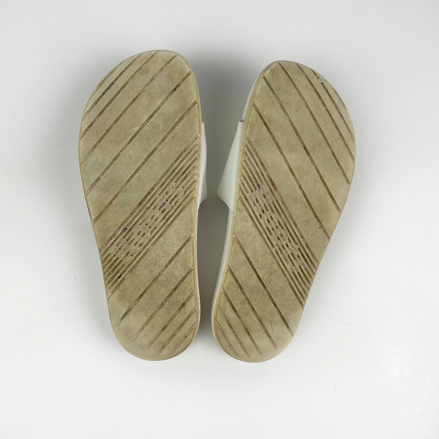 roots white lasercut pool slides - size 8