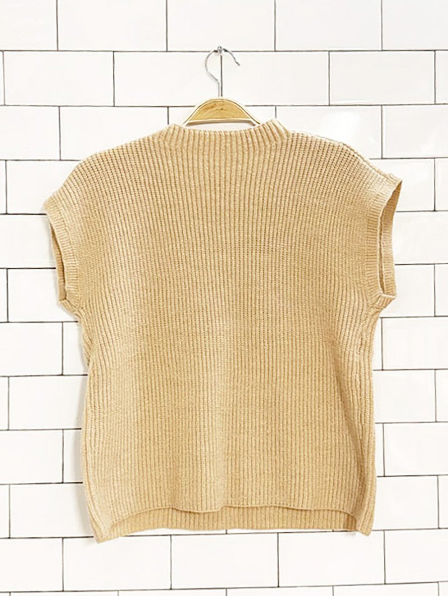 soft boxy chest pocket knit vest - good market thrift store