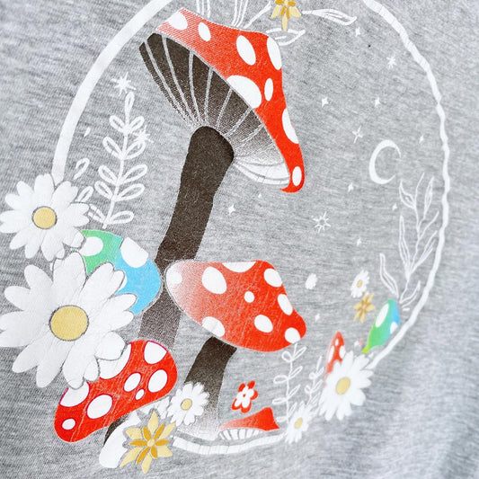 streetwear mushroom magic tee - good market thrift store