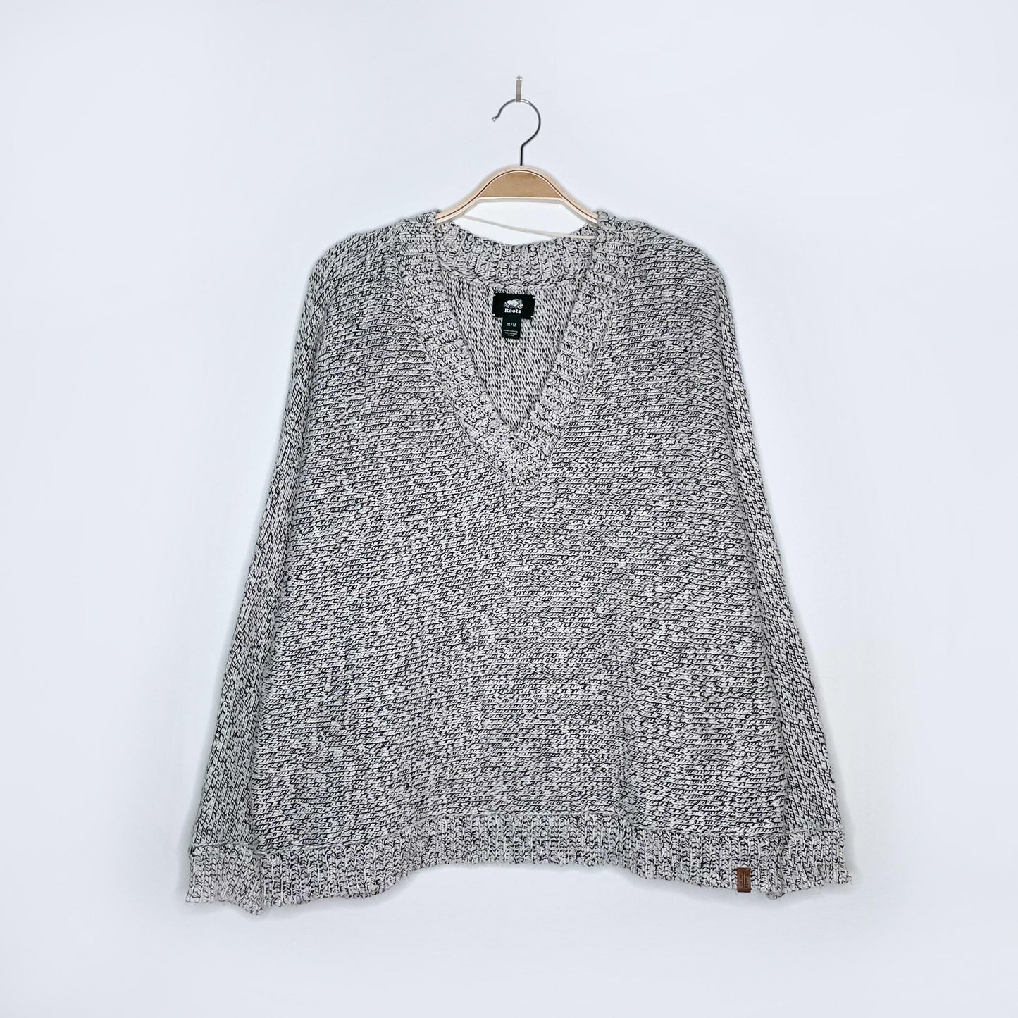 roots 2020 cotton v-neck snowy fox sweater
