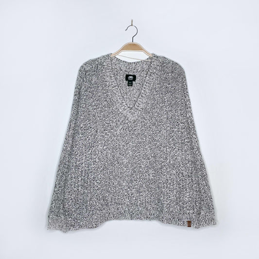 roots 2020 cotton v-neck snowy fox sweater