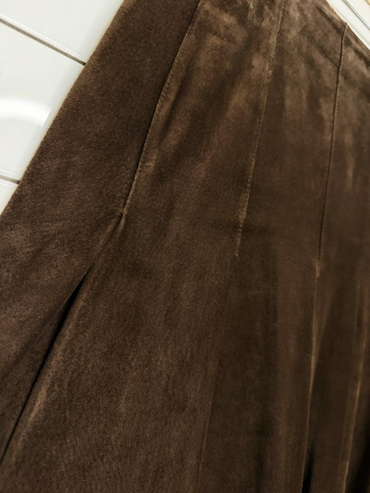 vintage 00s danier soft suede tulip hem knee-length skirt | lambskin leather - good market thrift store