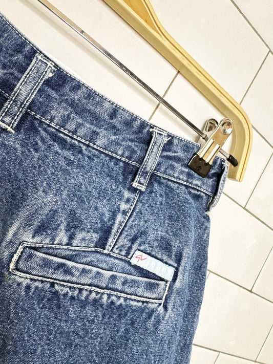 vintage 00s gloria vanderbilt pleated denim shorts - good market thrift store