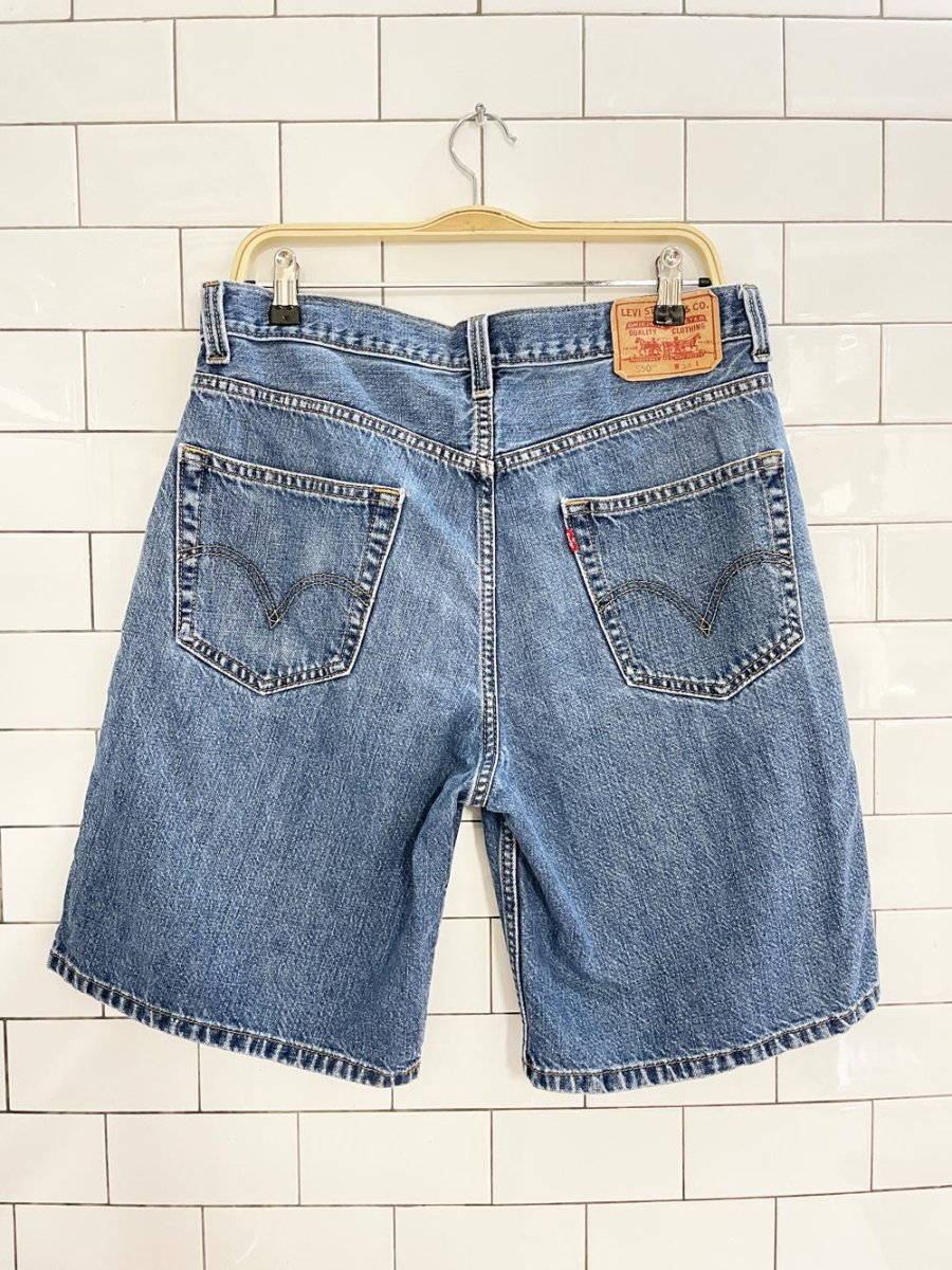 vintage 00s levi's 550 loose long denim shorts - good market thrift store