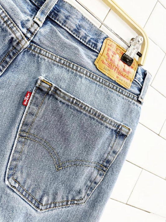 vintage 00s levi's 550 loose relaxed fit jeans - good market thrift store
