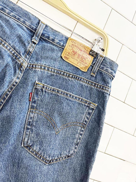 vintage 00s levi's 560 loose fit jeans | made in Canada - good market thrift store