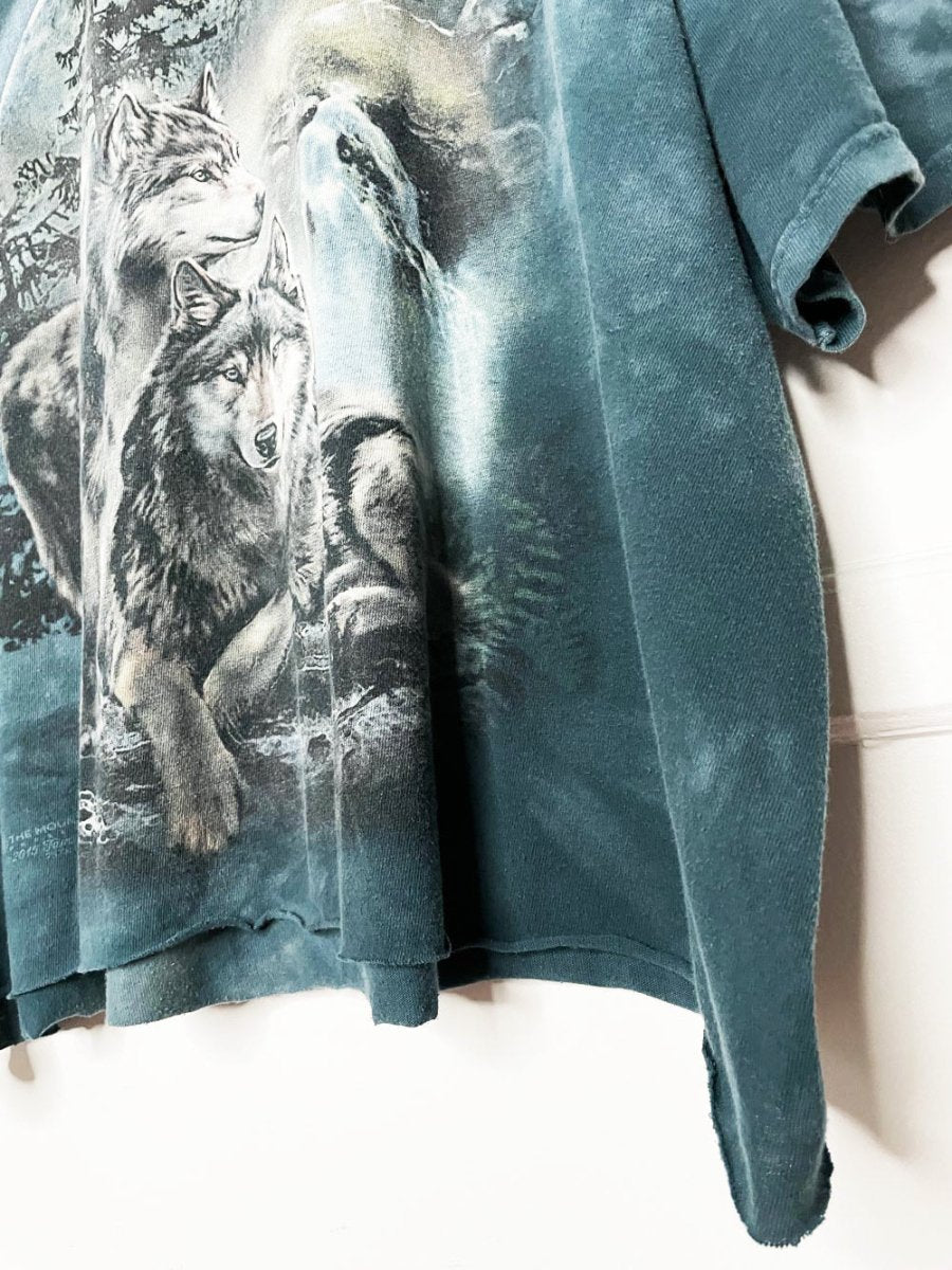 vintage 00s the mountains wolf moon print tie dye cropped tee - good market thrift store