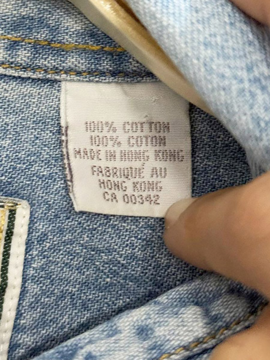 vintage 90s levi's chambray full button denim shirt - good market thrift store