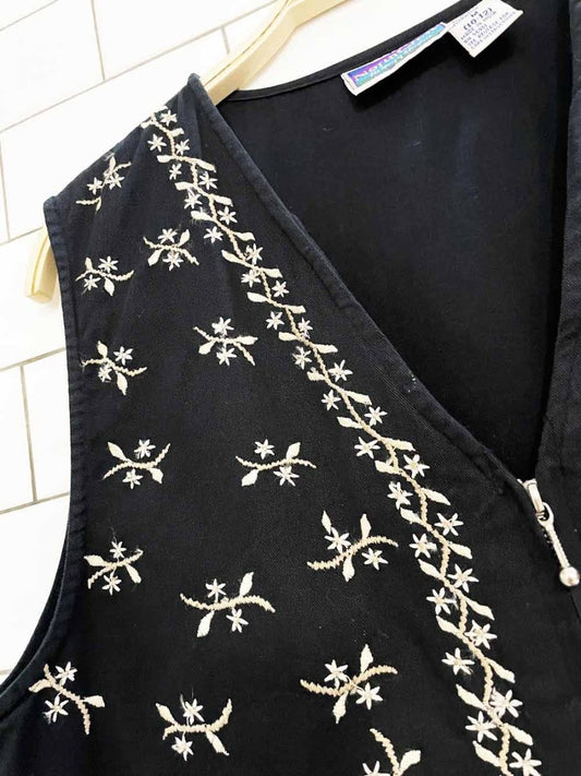 vintage north crest full zip embroidered vest | made in india - good market thrift store