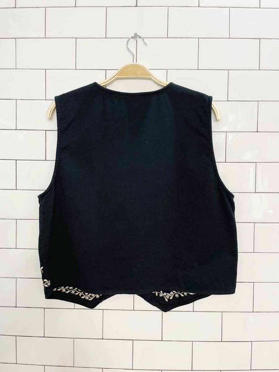 vintage north crest full zip embroidered vest | made in india - good market thrift store