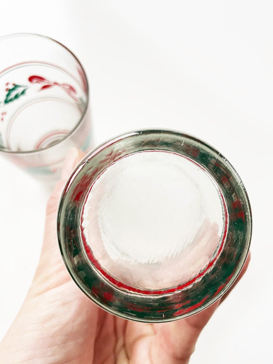 x2 vintage holly + ribbon glass tumblers - good market thrift store